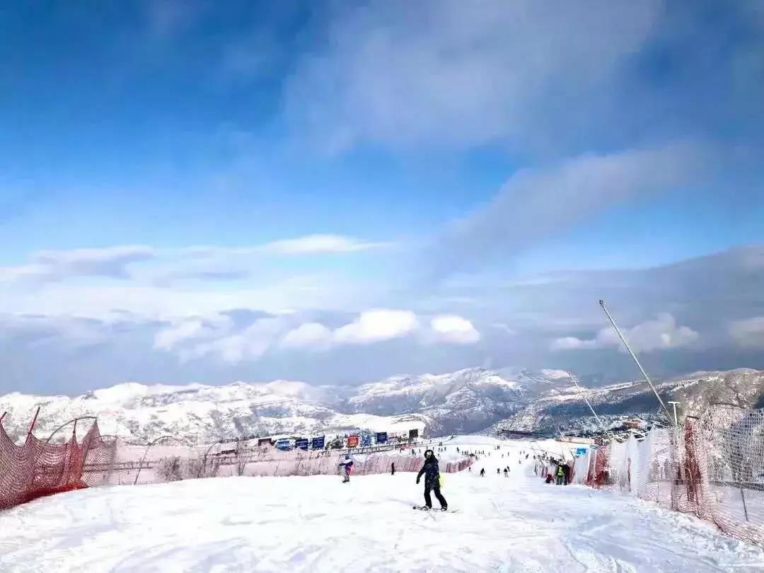 探路者中岳嵩顶滑雪一日游